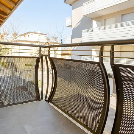 Апартаменты Golden Loft Frontemare